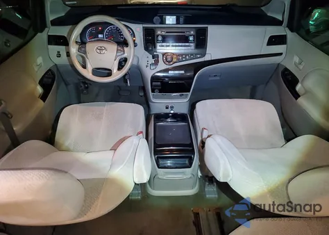 2013 Toyota Sienna Le from USA, damaged, VIN 5TDKK3DC2DS317791